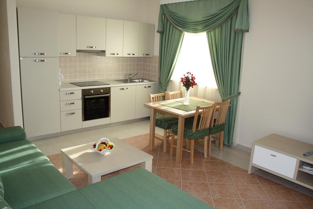 Ferienhaus Dakovic Porec Esterno foto